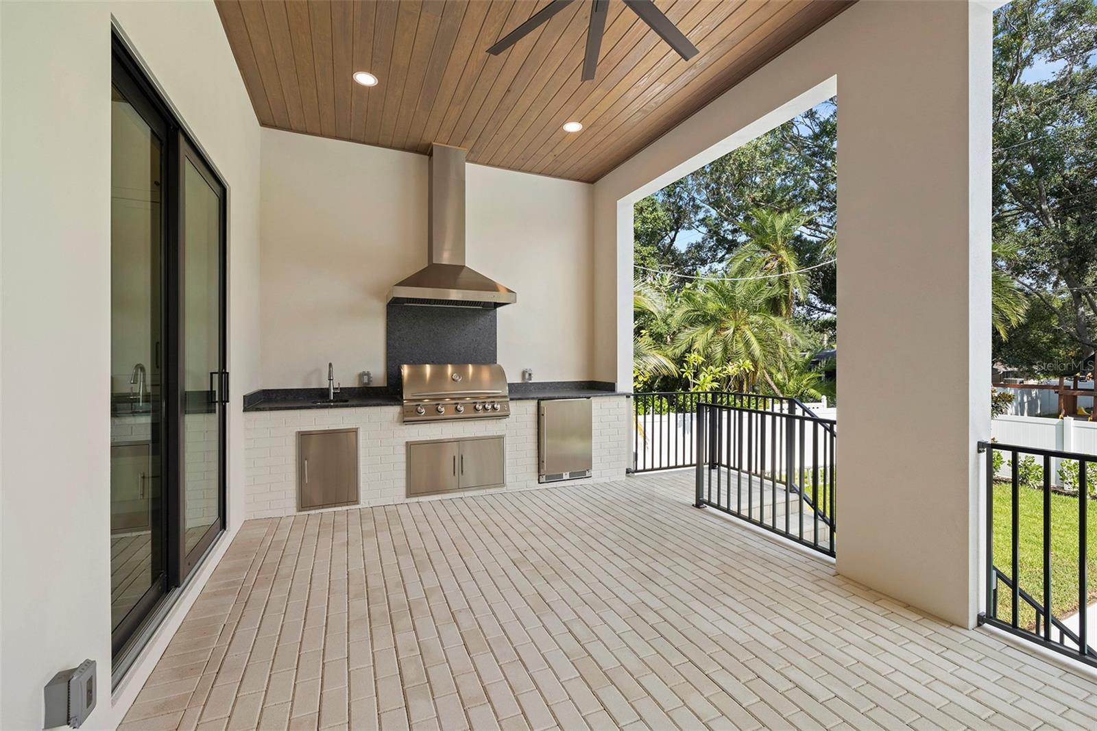 SUNSET PARK - Residential