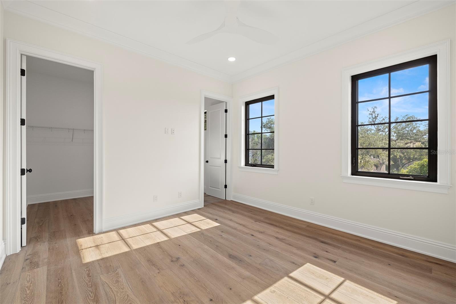 SUNSET PARK - Residential