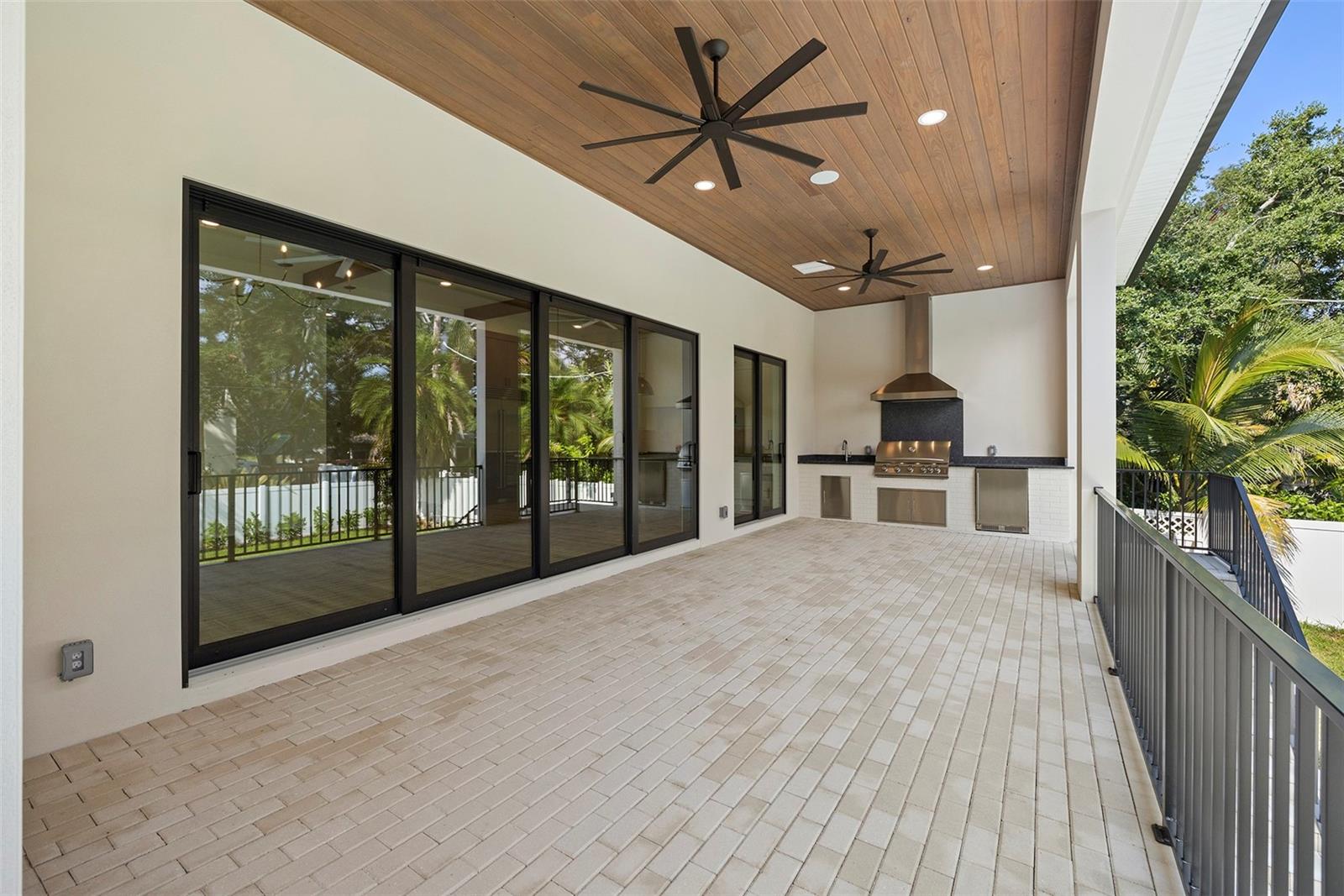 SUNSET PARK - Residential