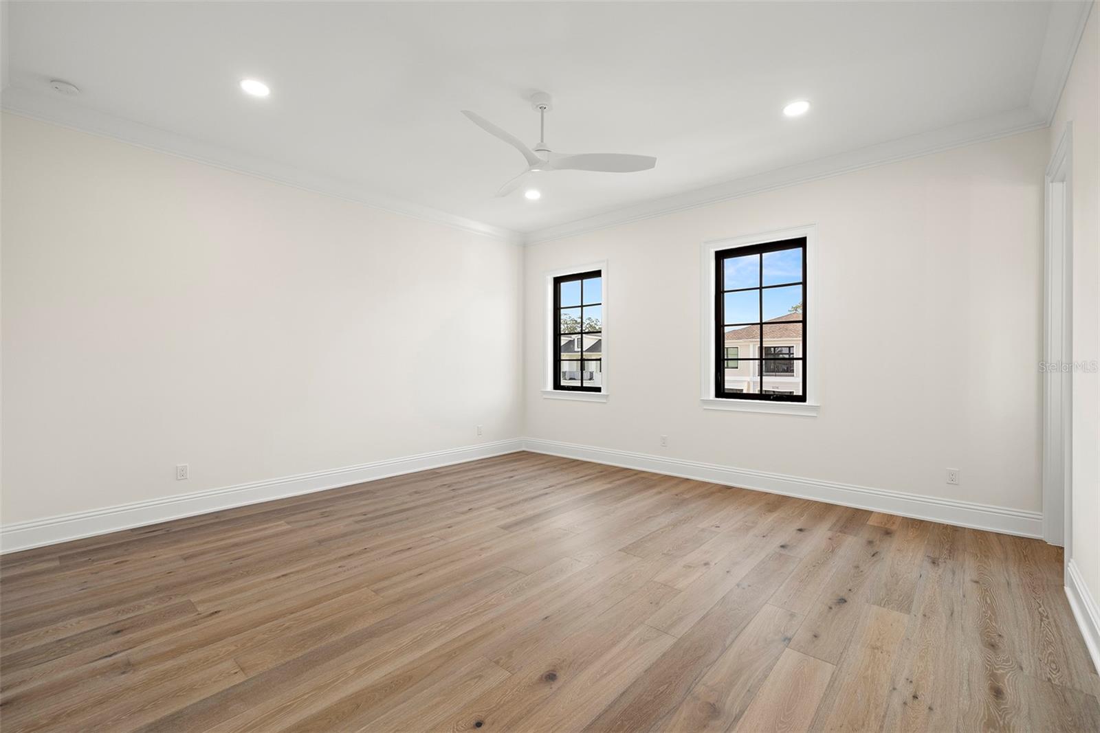 SUNSET PARK - Residential