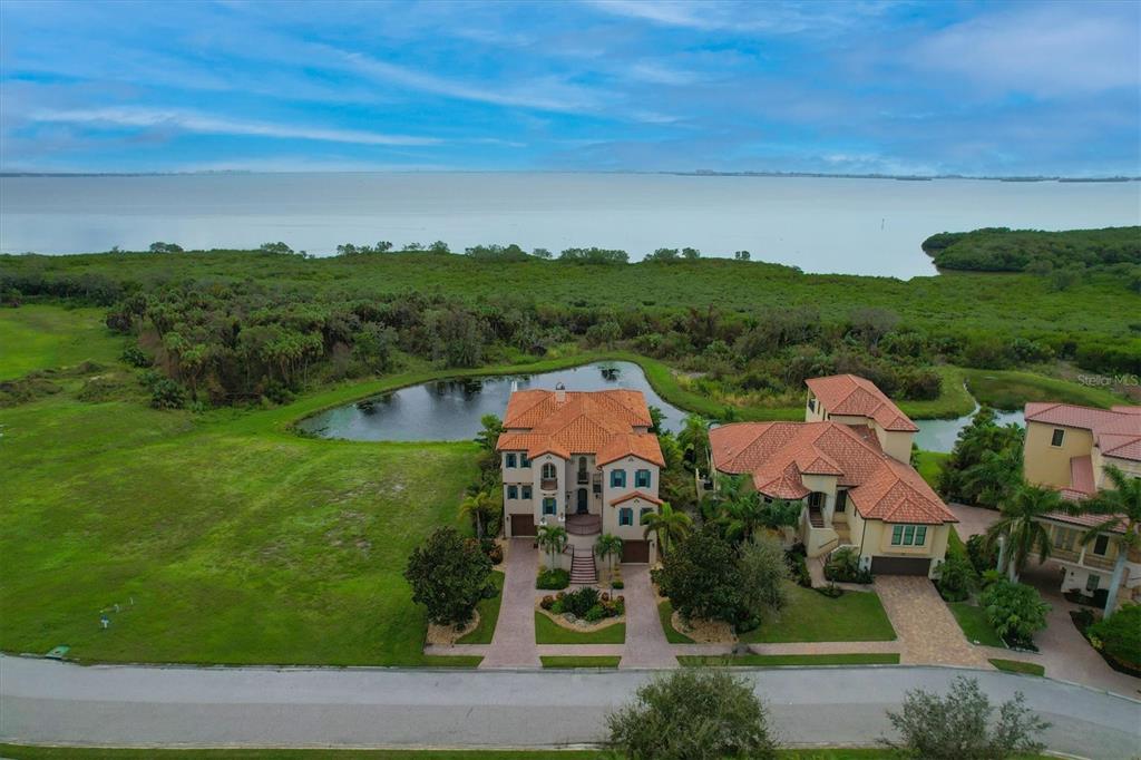 LEGENDS BAY - Residential