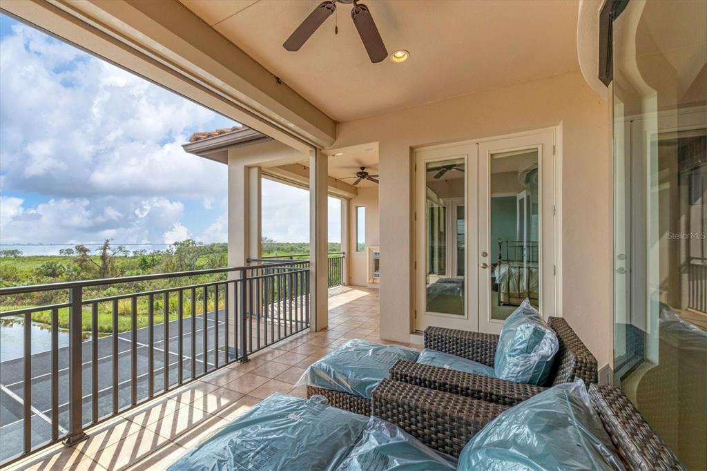 LEGENDS BAY - Residential