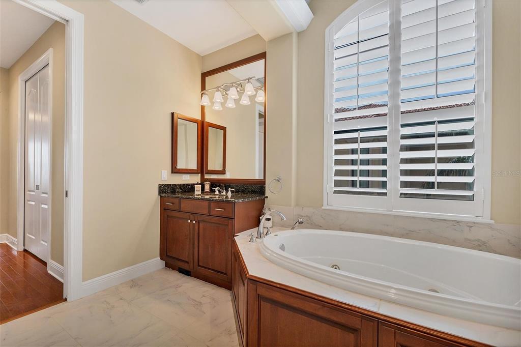 LEGENDS BAY - Residential