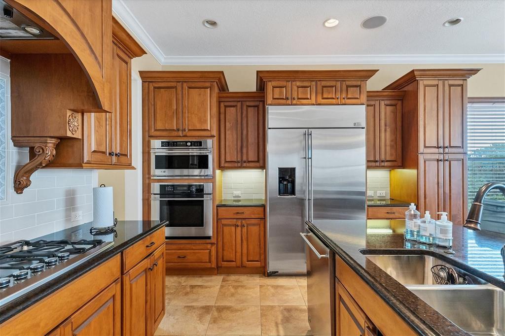 LEGENDS BAY - Residential