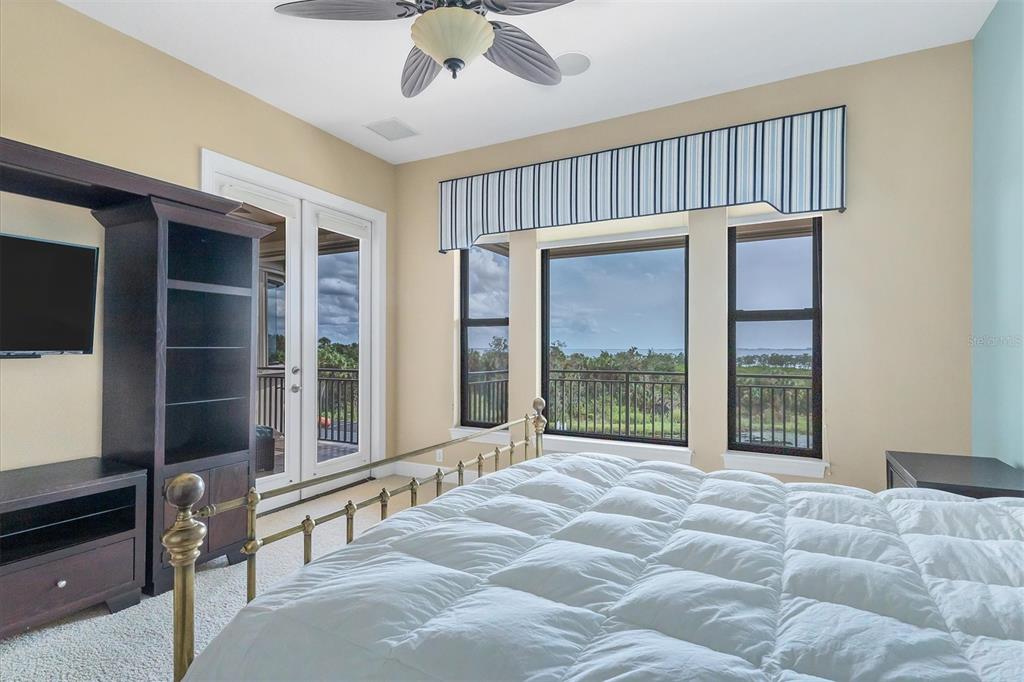 LEGENDS BAY - Residential