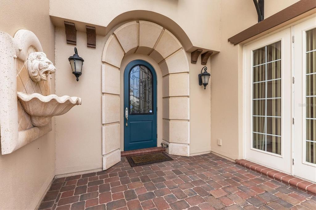 LEGENDS BAY - Residential