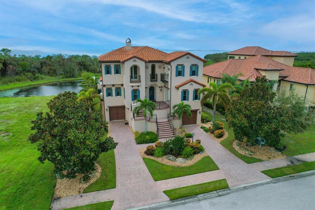 LEGENDS BAY - Residential