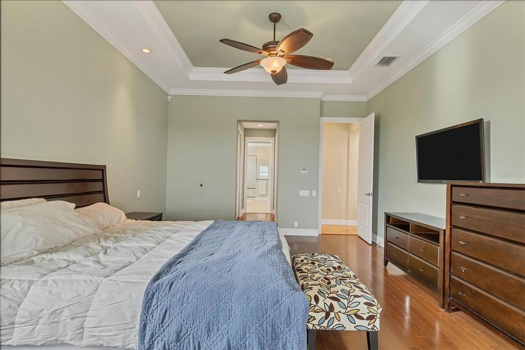 LEGENDS BAY - Residential