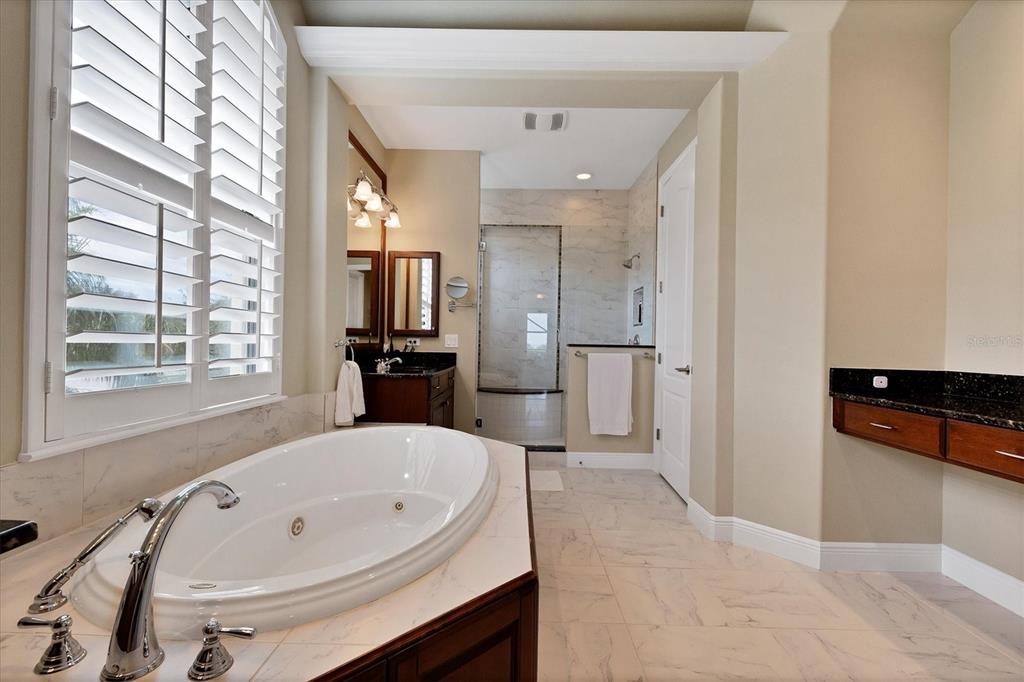 LEGENDS BAY - Residential