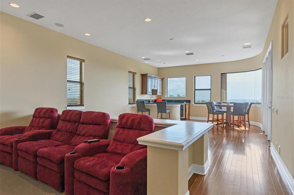 LEGENDS BAY - Residential