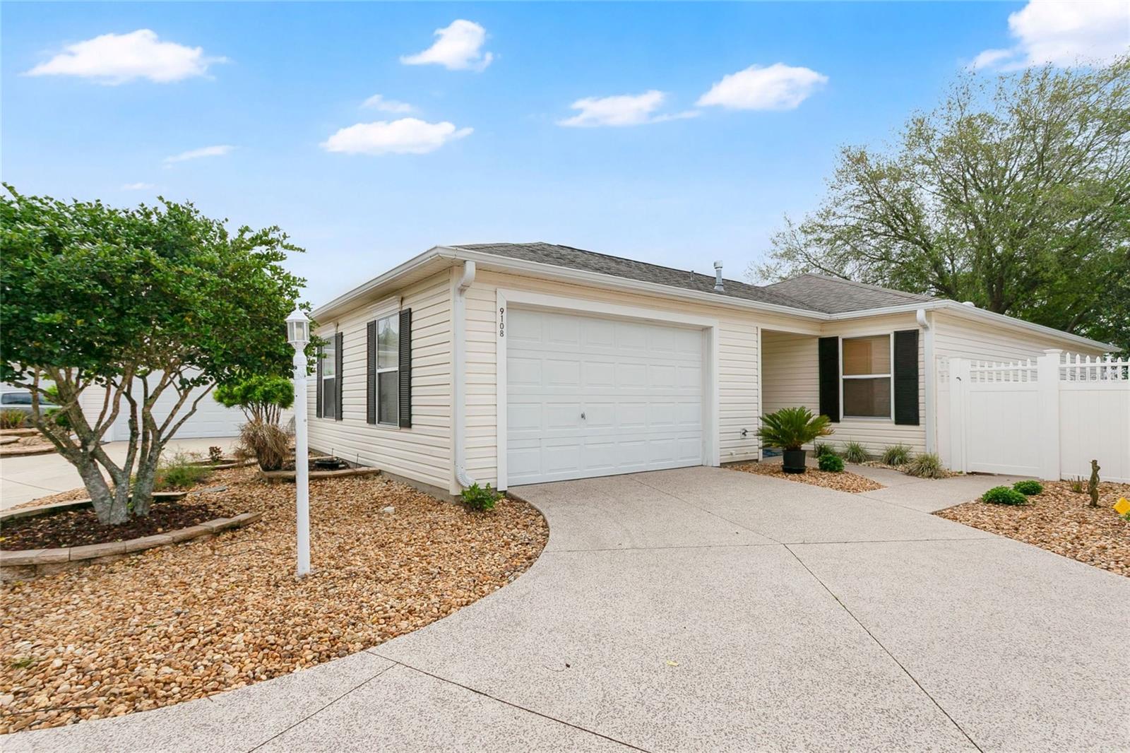 COURTYARD VILLAS - Residential