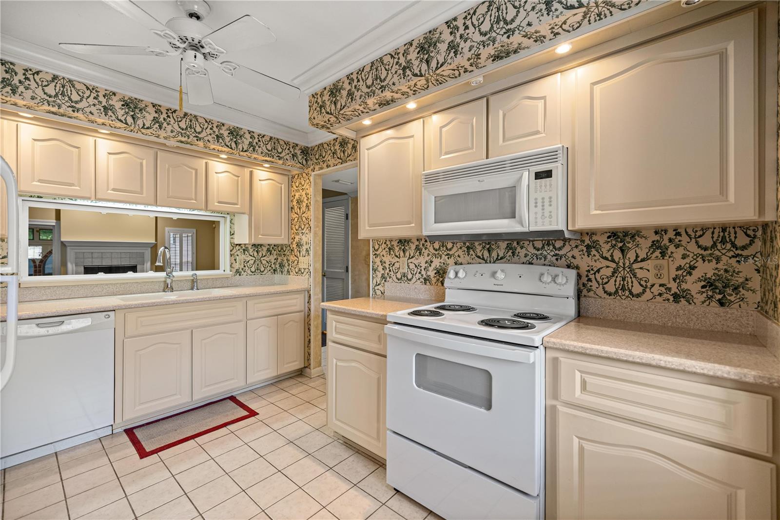 CRESTWOOD SOUTH VILLAGE - Residential