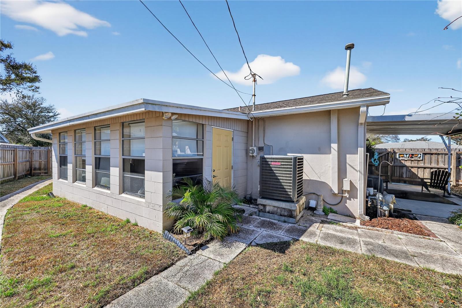 HOLIDAY PARK 2ND ADD - Residential