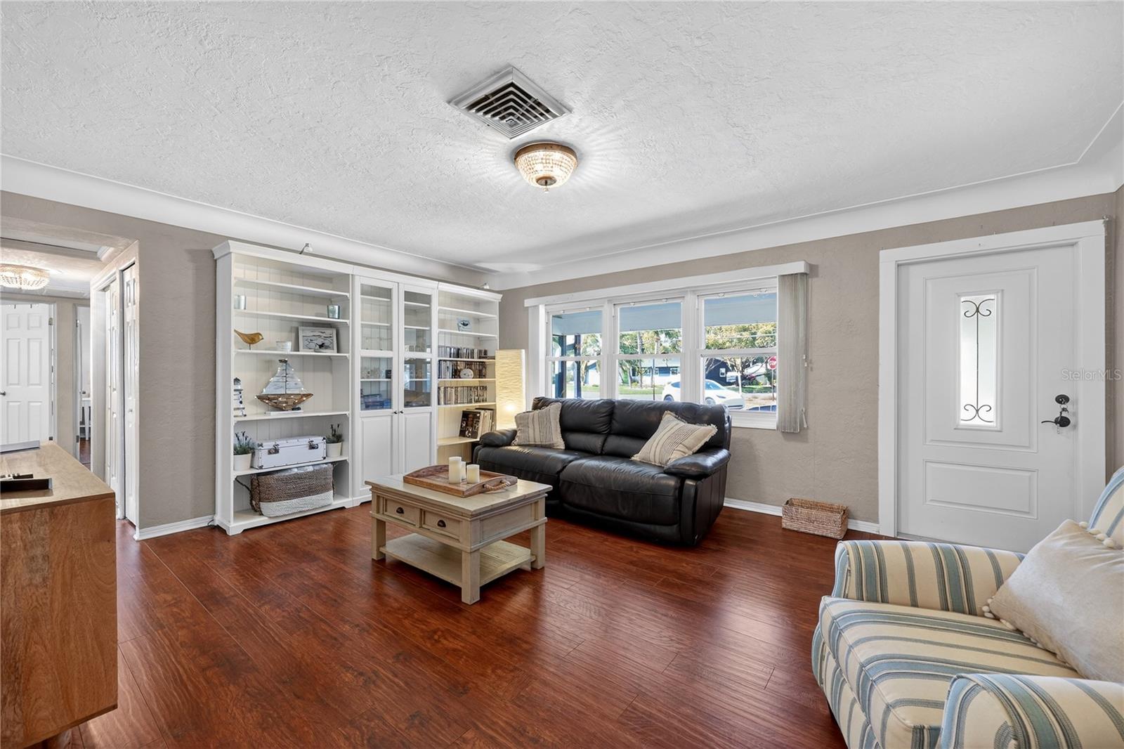 HOLIDAY PARK 2ND ADD - Residential