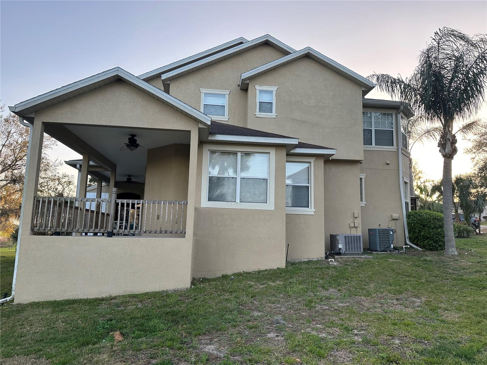 1096 LINKSIDE COURT