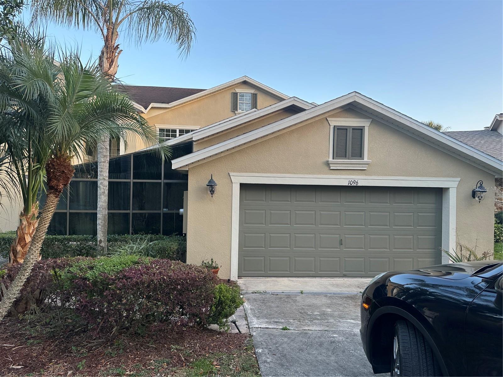 1096 LINKSIDE COURT