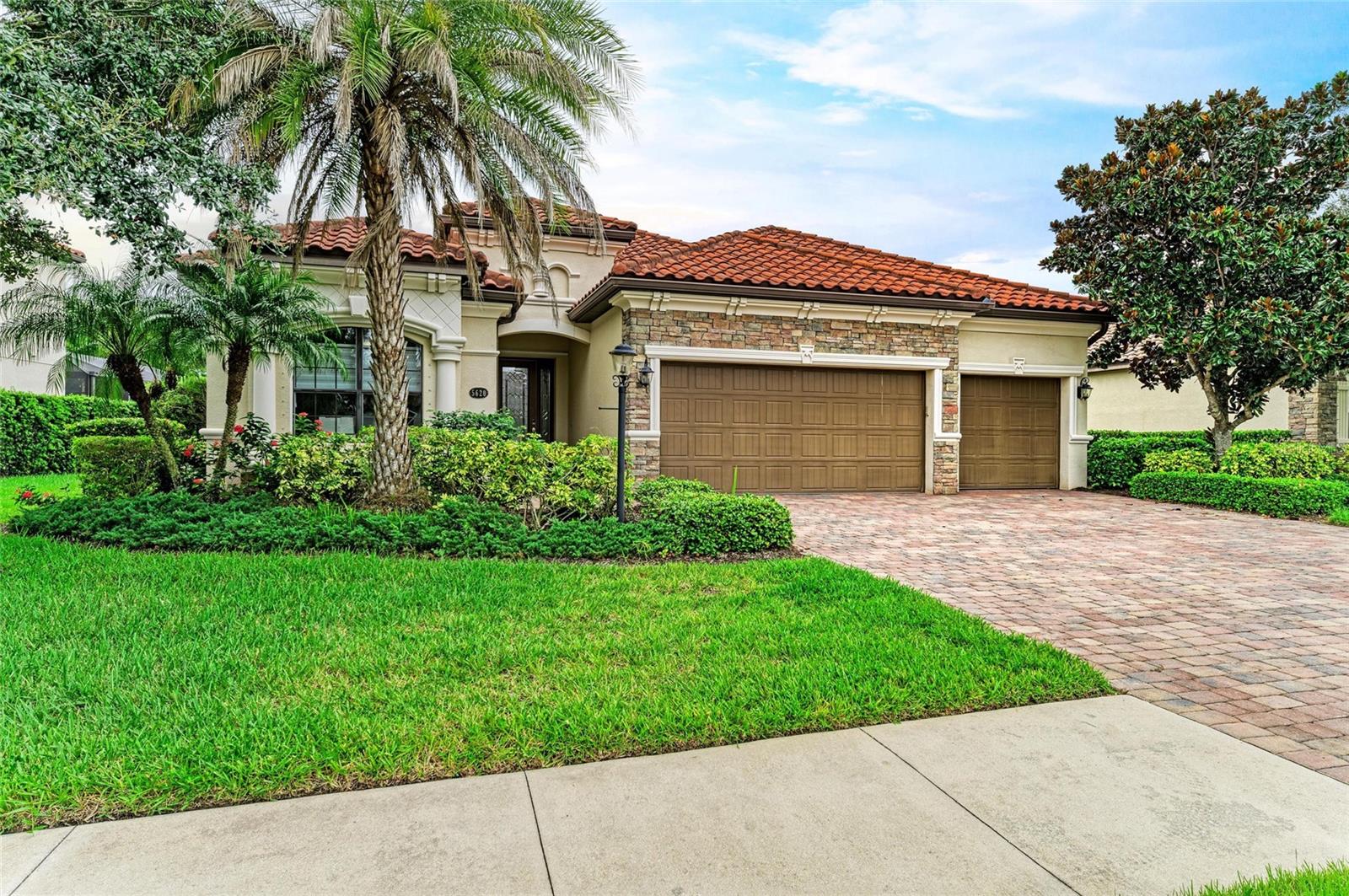 5620 GOODPASTURE GLEN