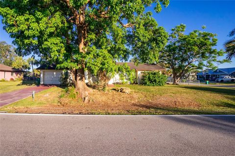 A home in PORT CHARLOTTE