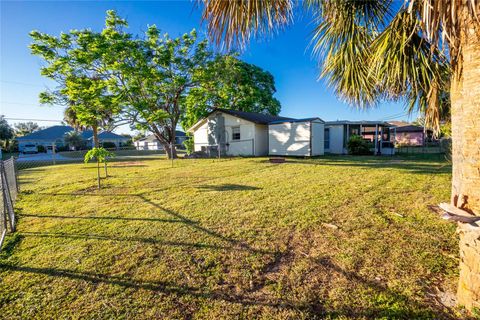 A home in PORT CHARLOTTE