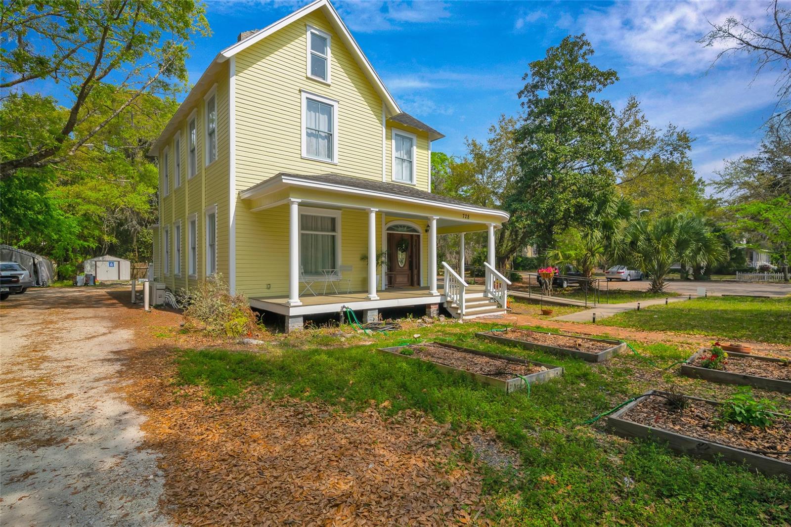 728 E UNIVERSITY AVENUE