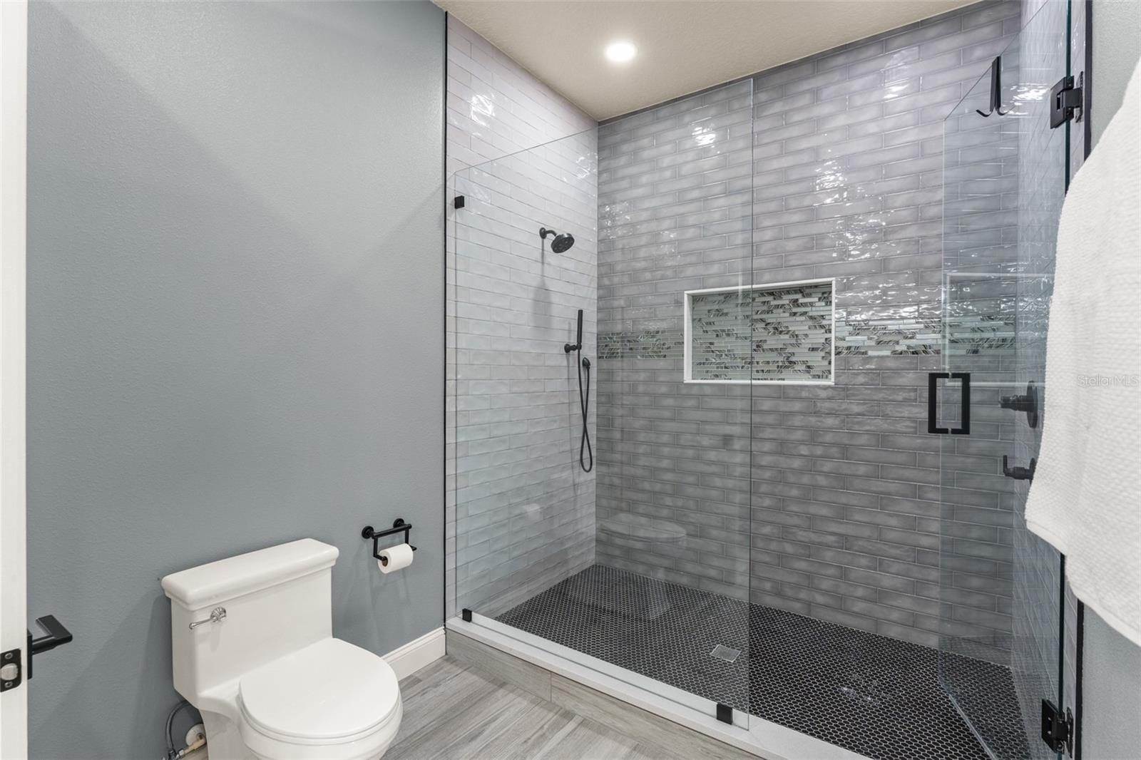 KEENES POINTE UT 04 SEC 29 48 82 - Residential