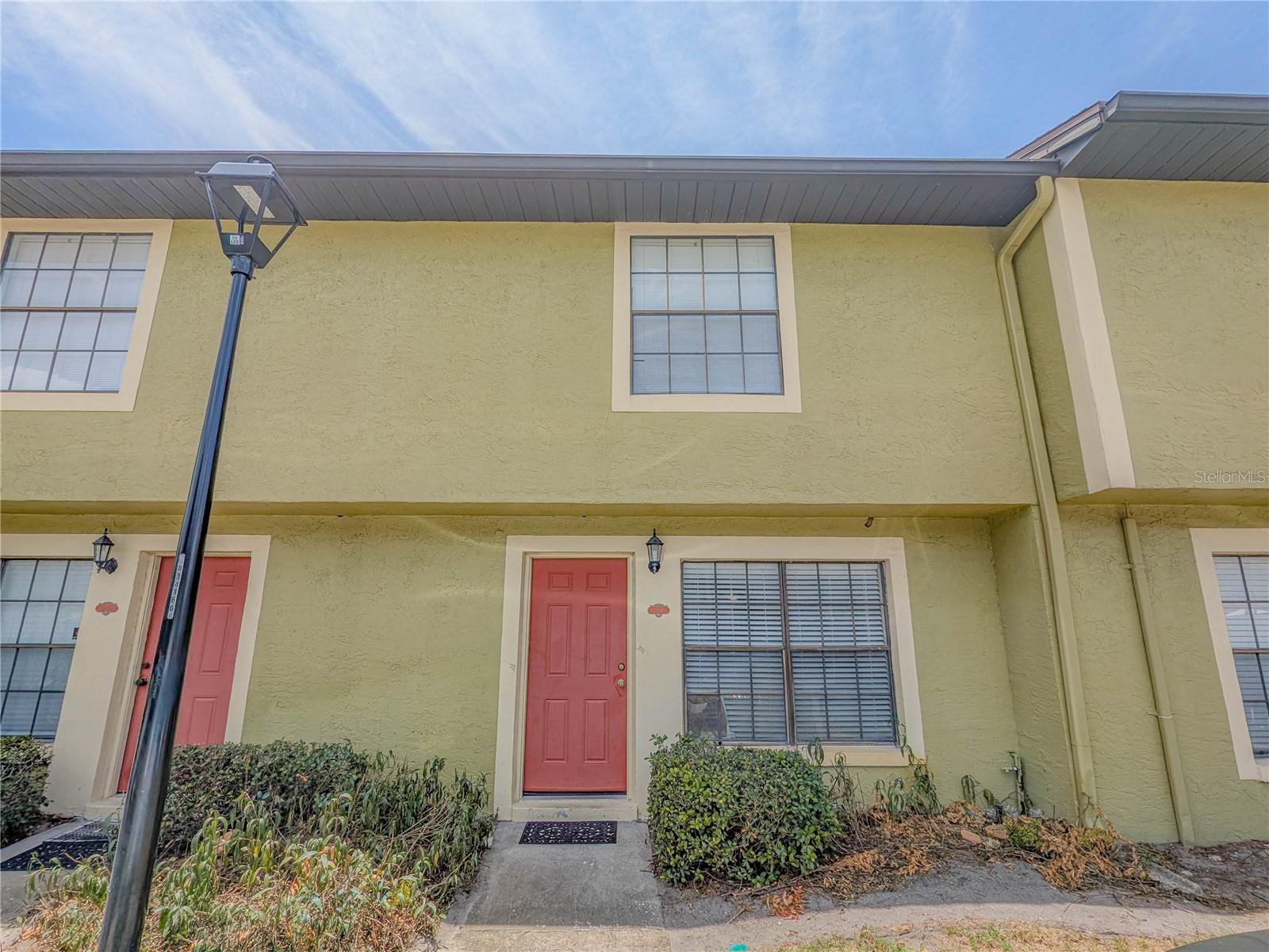 Modern Charm in Prime Winter Park Location!
Step into this beautiful 2-bedroom, 2.5-bath townhome located in the desirable Hidden Oaks community of Winter Park. Freshly painted with brand-new carpeting throughout, this stylish 1,031 sq. ft. home offers both comfort and flair.
Enjoy peace of mind with a new roof installed in 2023 and an updated A/C handler. The exterior is thoughtfully landscaped, enhancing the home’s inviting curb appeal.
Conveniently located just:
10 minutes to Downtown Orlando,
15 minutes to Orlando International Airport,
10 minutes to shopping and dining,
15 minutes to Valencia College,
25 minutes to UCF,
30 minutes to Disney World.
Top schools such as Lakemont Elementary, Glenridge Middle School, and Winter Park High School.
Whether you're looking for a place to call home or a savvy investment, this gem combines timeless design, modern updates, and unbeatable location. Don’t miss this opportunity!