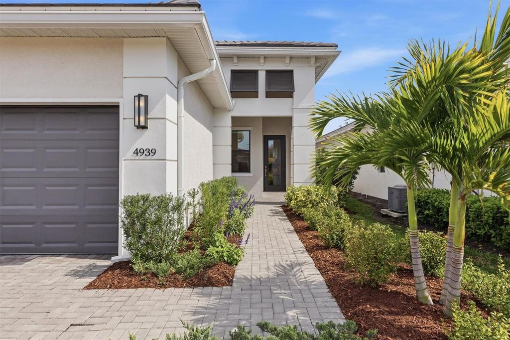 Photo of 4939 Carova Way, Bradenton, FL 34211 (MLS # A4685985)