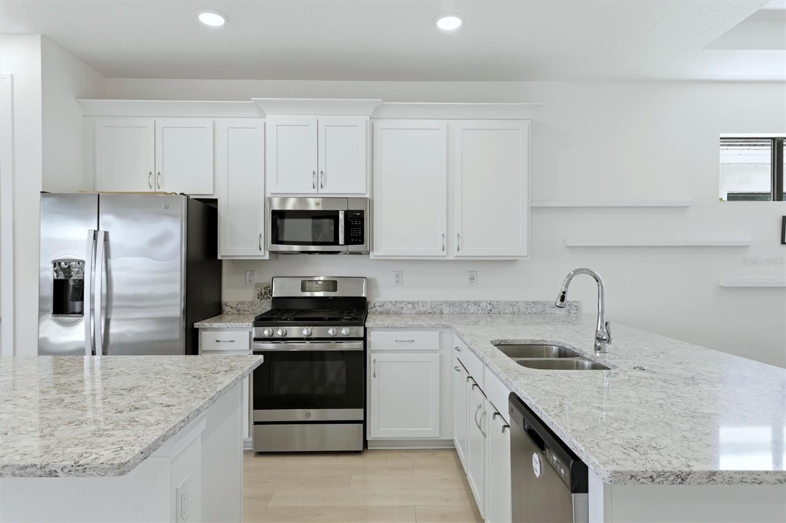 CRESSWIND PH III - Residential