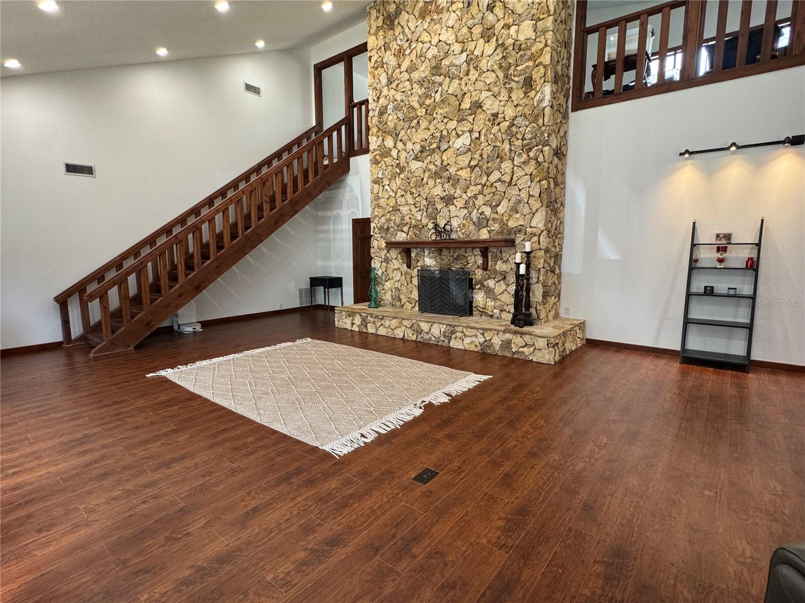 BAHAMA RANCHES - Residential