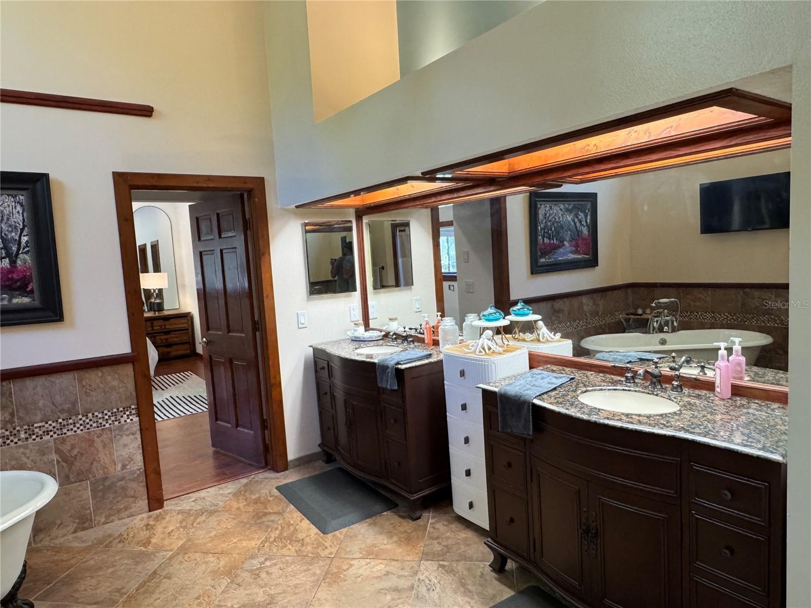 BAHAMA RANCHES - Residential