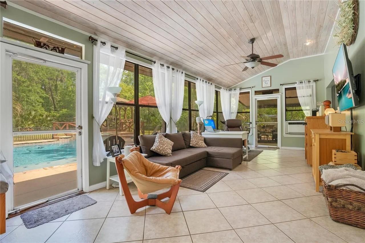 BAHAMA RANCHES - Residential