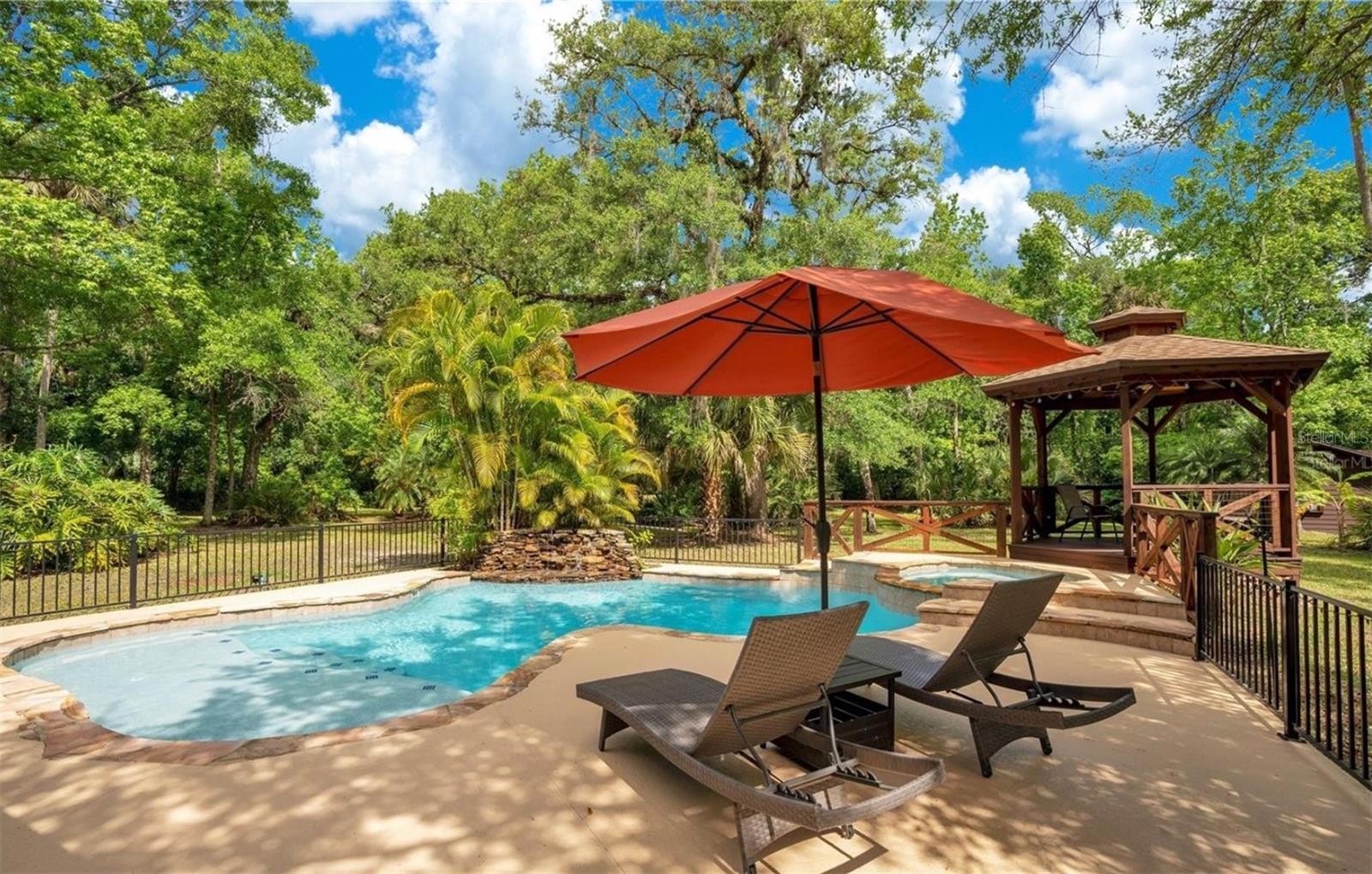 120 E BAHAMA ROAD