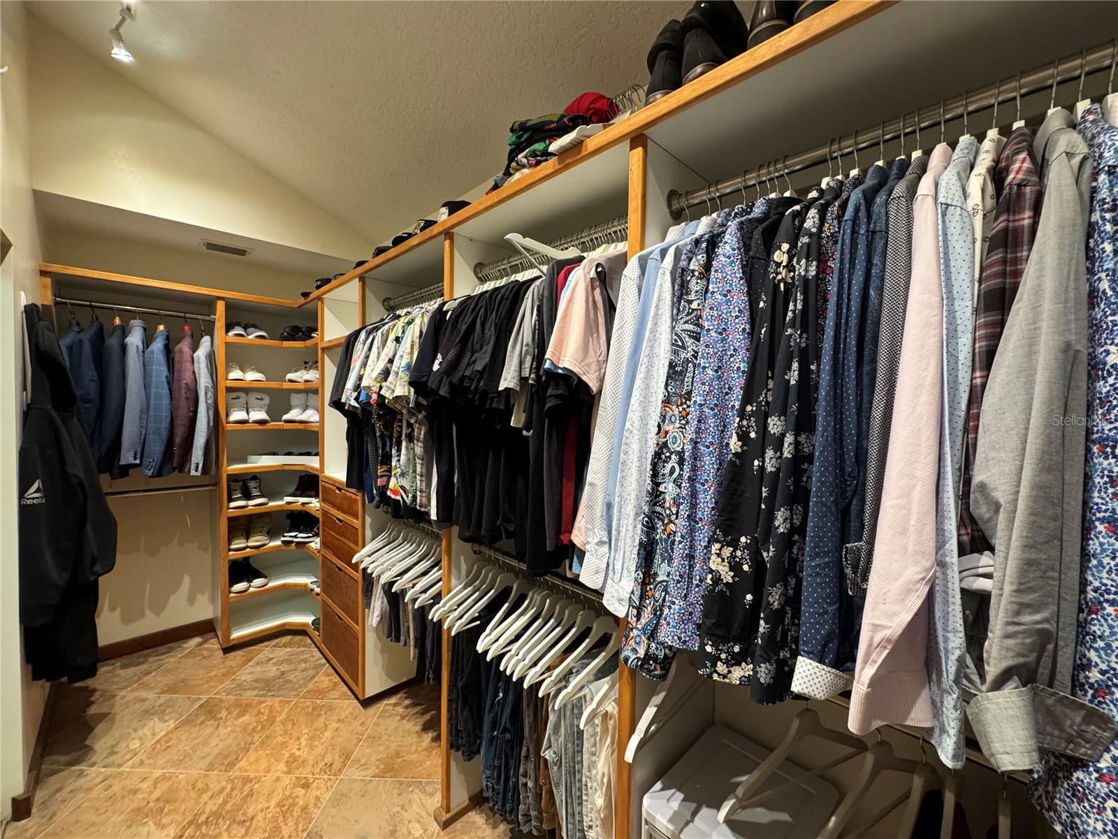 BAHAMA RANCHES - Residential