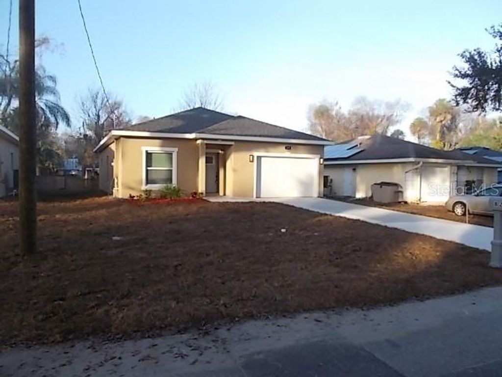 Photo of 820 Valencia Avenue, Daytona Beach, FL 32114 (MLS # V4946799)