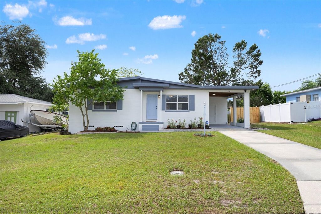 Photo of 2128 W Elm Street, Tampa, FL 33604 (MLS # TB8428936)