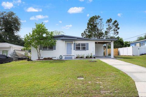 Photo of 2128 W Elm Street, Tampa, FL 33604 (MLS # TB8428936)