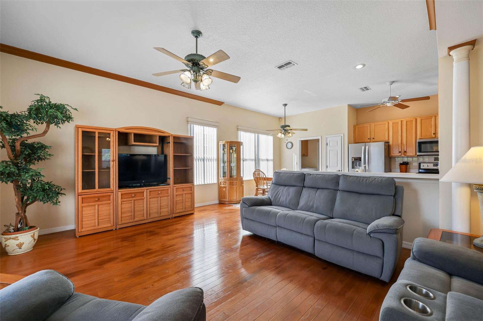 WELLINGTON CHASE - Residential