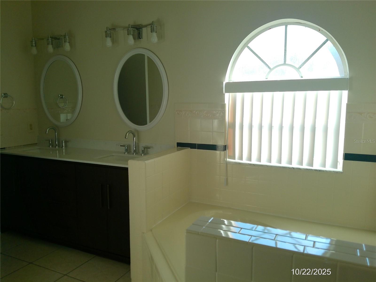 TANGERINE TRAILS - Residential Lease