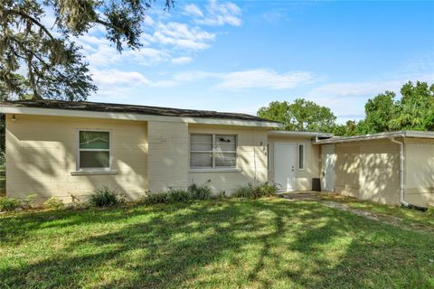 A home in DELAND