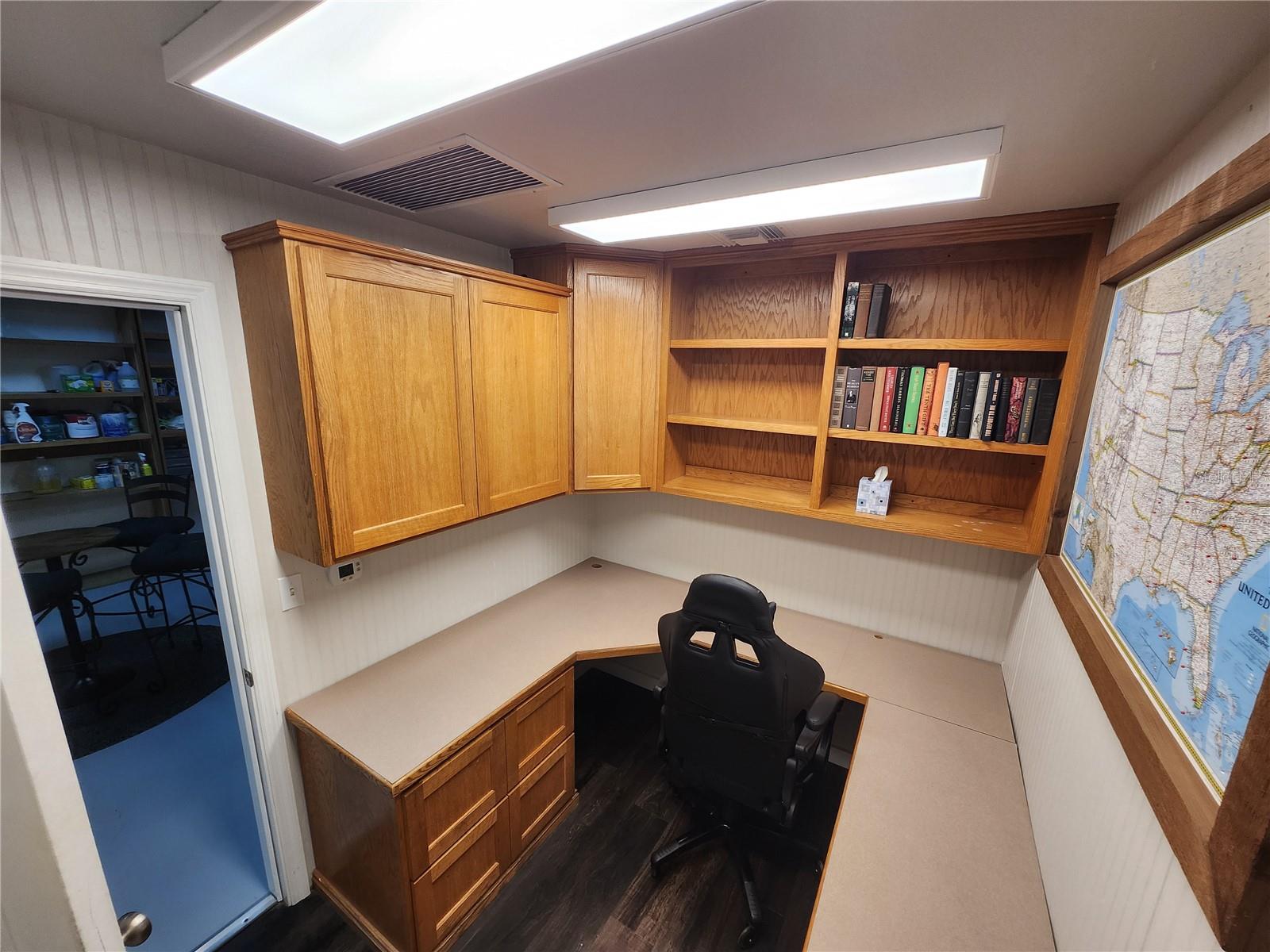 WORTH AVE COMM PARK - Commercial Sale