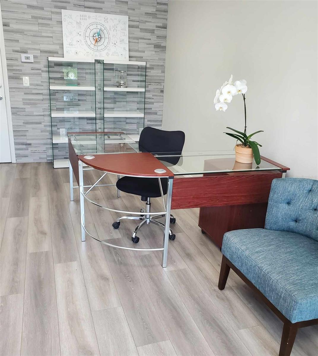 WORTH AVE COMM PARK - Commercial Sale