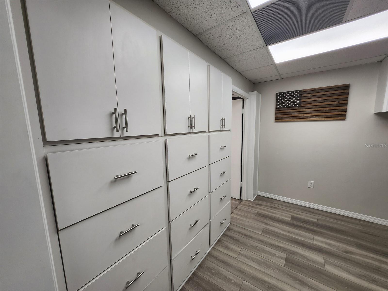 WORTH AVE COMM PARK - Commercial Sale