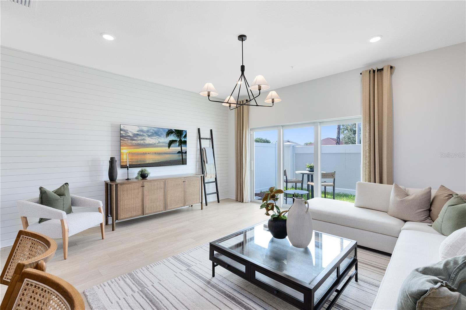 HARBOR SQUARE - Residential