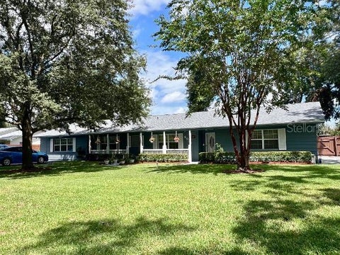 Photo of 4033 SE 15th St, Ocala, FL 34471 (MLS # OM731273)