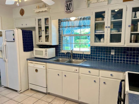Tiny photo for 4033 SE 15th St, Ocala, FL 34471 (MLS # OM731273)