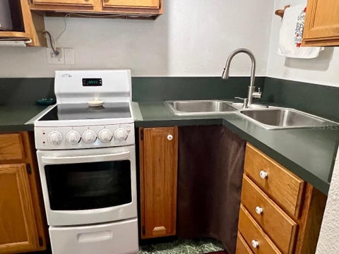 Tiny photo for 4033 SE 15th St, Ocala, FL 34471 (MLS # OM731273)