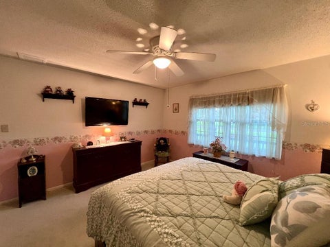 Tiny photo for 4033 SE 15th St, Ocala, FL 34471 (MLS # OM731273)