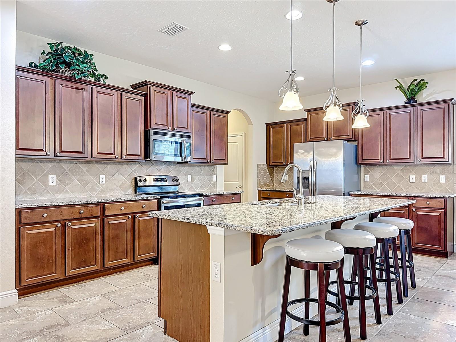 1505 CATERPILLAR STREET