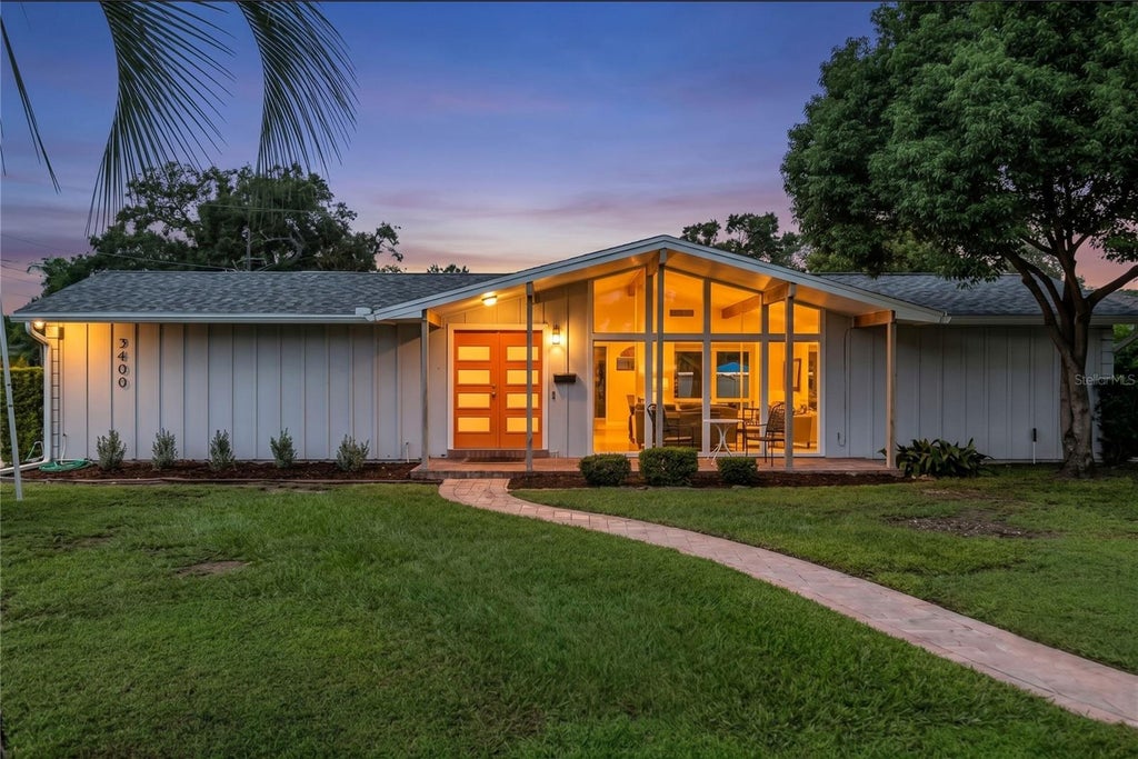 Photo of 3400 Neptune Drive, Orlando, FL 32804 (MLS # O6444497)