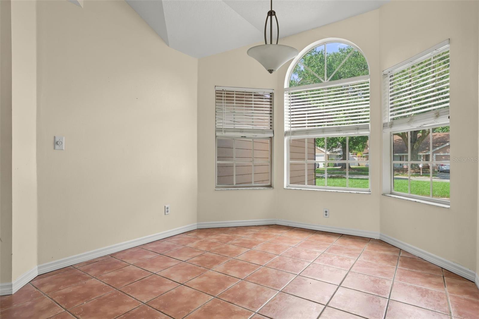 2507 DOVETAIL DRIVE